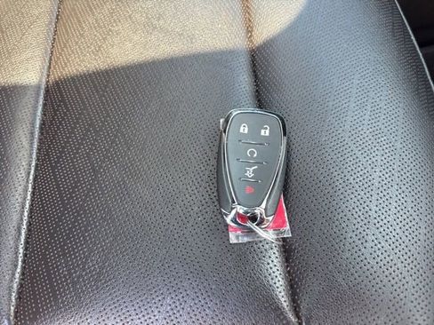 Used 2023 Chevrolet Traverse High Country w/ LPO, Floor Liner Package FWD image 9