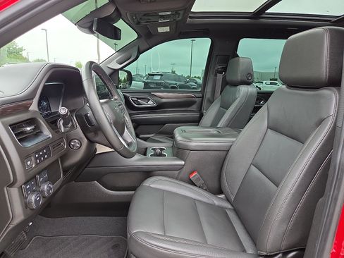 Used 2023 Chevrolet Tahoe Z71 w/ Luxury Package AWD/4WD image 17