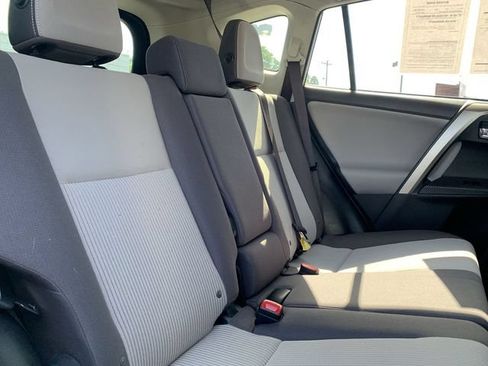 Used 2015 Toyota RAV4 XLE AWD/4WD image 34