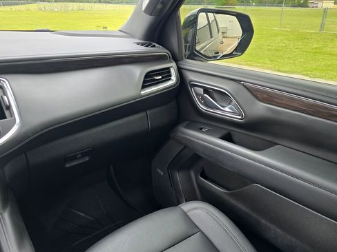 Used 2024 Chevrolet Tahoe Z71 w/ Luxury Package AWD/4WD image 21