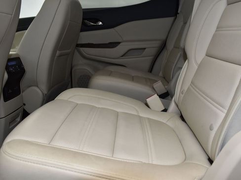 Used 2021 GMC Acadia Denali w/ Denali Technology Package image 16