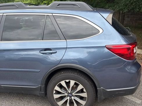 Used 2015 Subaru Outback 2.5i Limited AWD/4WD image 6