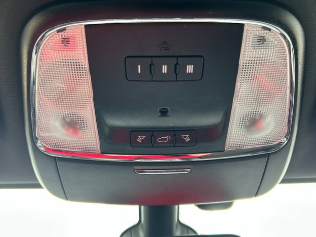 Used 2020 Jeep Grand Cherokee Altitude AWD/4WD image 46