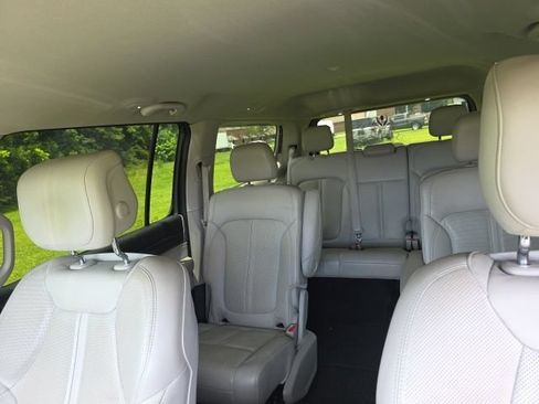 Used 2022 Jeep Wagoneer Series III w/ Flexible Seating Group RWD image 16
