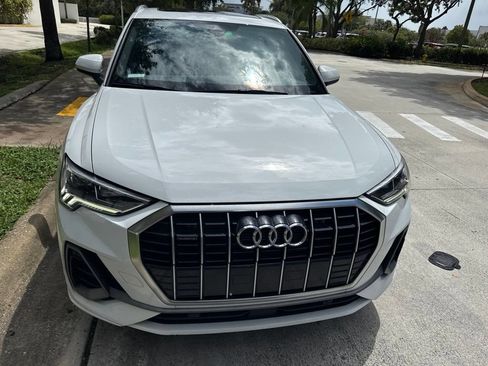 Used 2024 Audi Q3 2.0T Premium w/ Convenience Package AWD/4WD image 2
