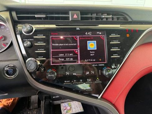 Used 2018 Toyota Camry XSE w/ Driver Assist Package FWD image 9