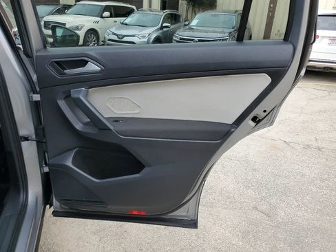 Used 2019 Volkswagen Tiguan S image 17