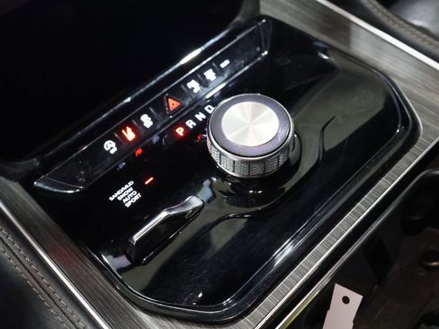 Certified 2024 Jeep Wagoneer Series II image 28