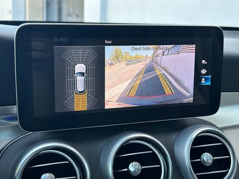 Certified 2022 Mercedes-Benz GLC 300 image 21
