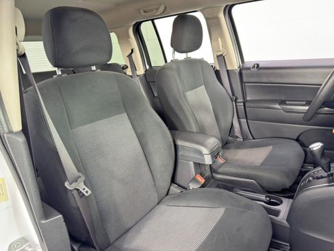 Used 2015 Jeep Patriot Sport w/ Power Value Group FWD image 26