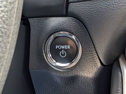 Used 2025 Toyota RAV4 XLE image 19