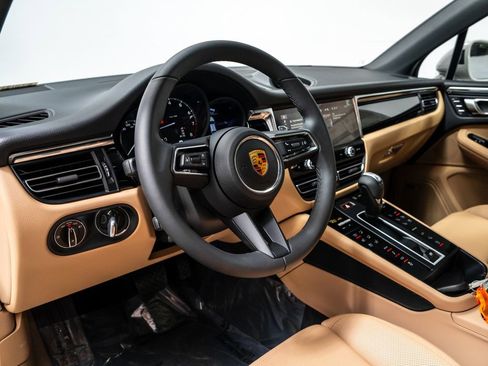 New 2026 Porsche Macan image 13