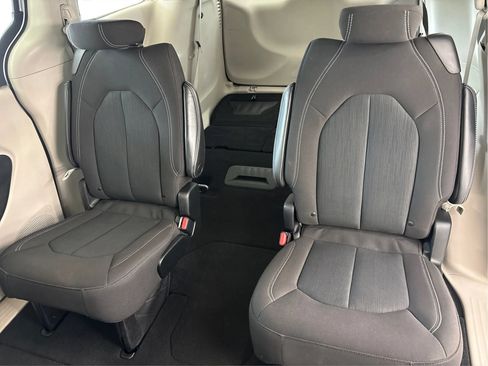 Used 2023 Chrysler Voyager LX FWD image 45
