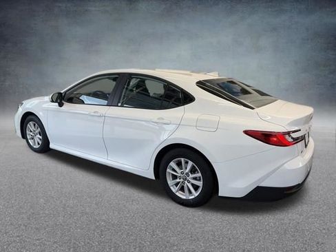 Used 2025 Toyota Camry LE image 8