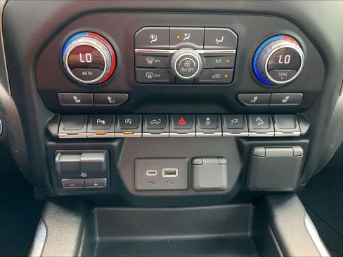 Used 2021 Chevrolet Silverado 1500 LT Trail Boss w/ Convenience Package II AWD/4WD image 28