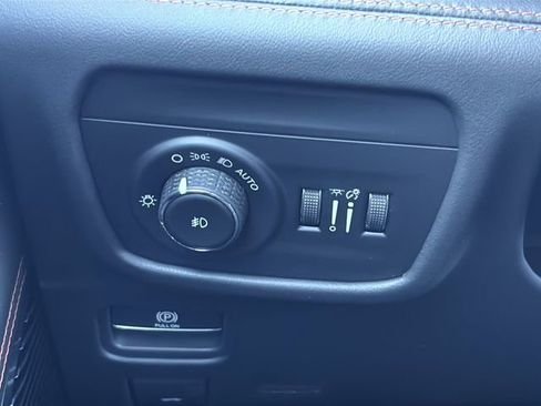 New 2025 Jeep Grand Cherokee L Summit image 33