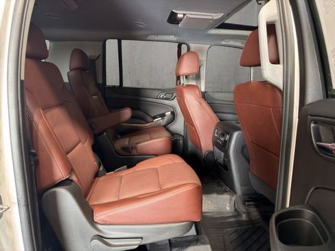 Used 2019 Chevrolet Suburban Premier w/ Premier Plus Edition AWD/4WD image 23