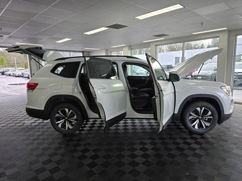 New 2026 Volkswagen Atlas SE image 19