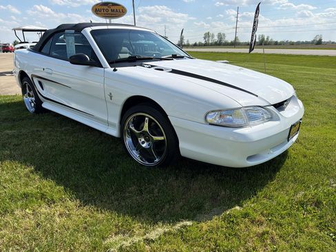 Used 1996 Ford Mustang Convertible RWD image 34