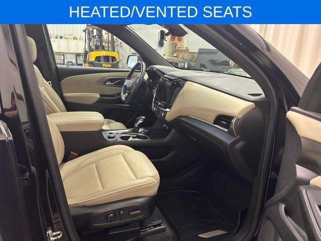 Used 2022 Chevrolet Traverse Premier AWD/4WD image 17