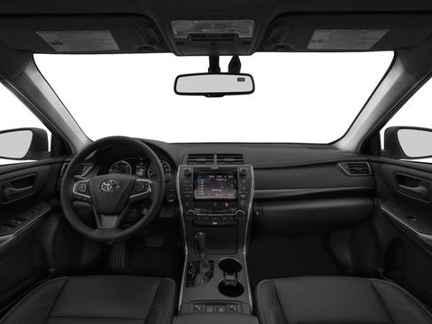 Used 2017 Toyota Camry XLE w/ Moonroof Package image 11