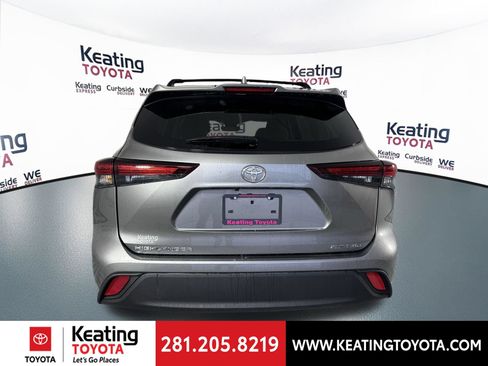 Used 2025 Toyota Highlander XLE AWD/4WD image 6