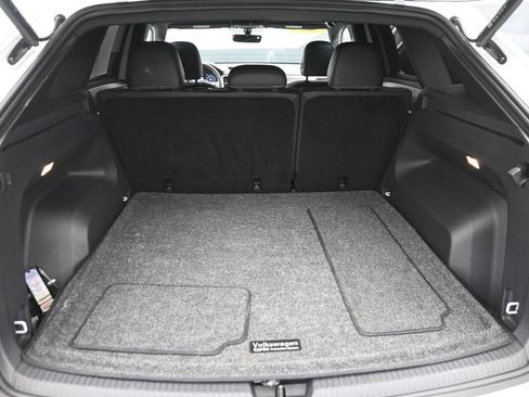 Used 2023 Volkswagen Atlas Cross Sport SE w/ Panoramic Sunroof Package FWD image 12