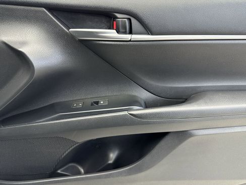 Used 2019 Toyota Camry SE image 33