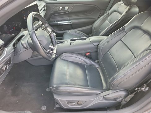Used 2025 Ford Mustang Premium RWD image 4