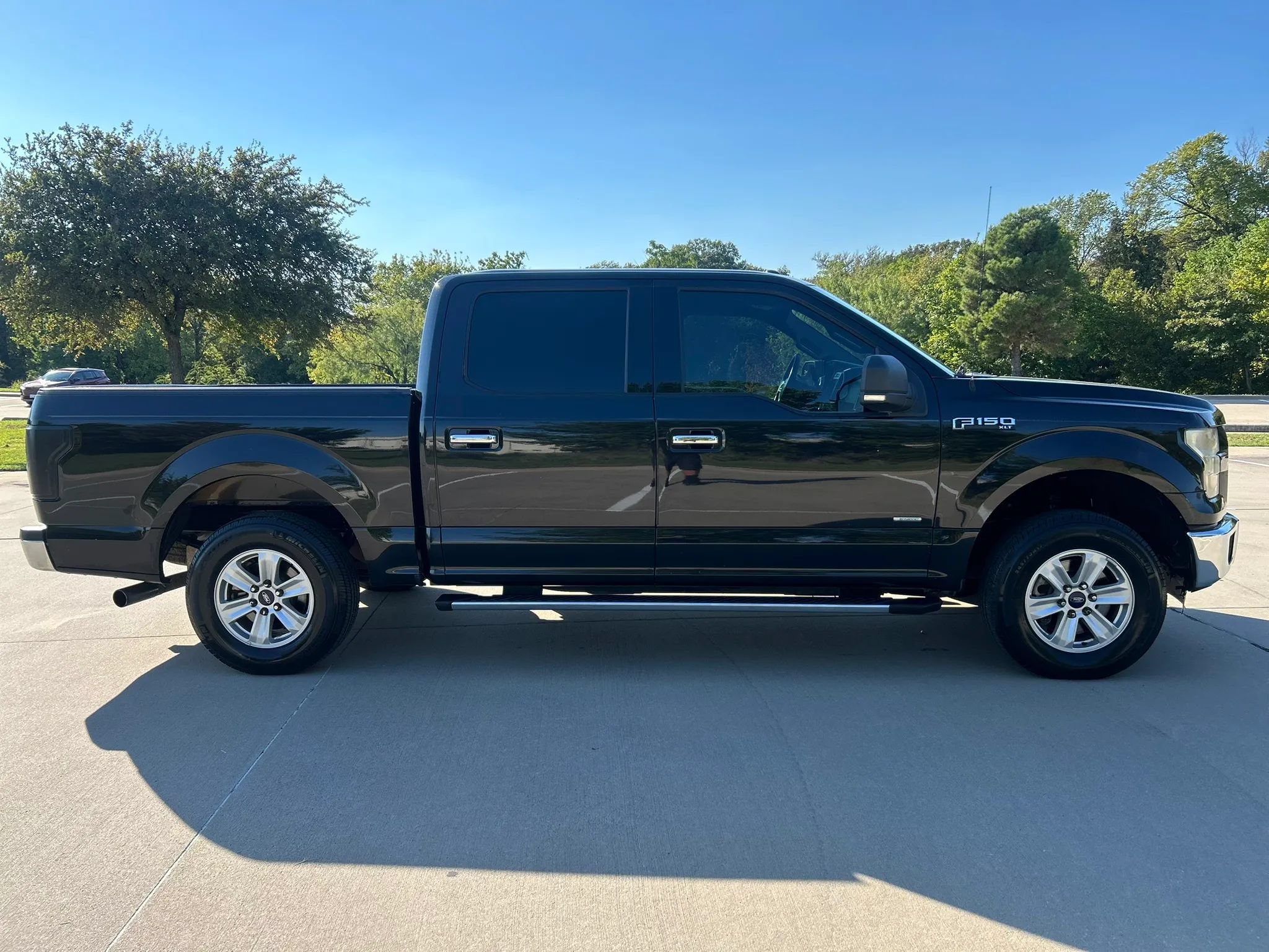 Used 2015 Ford F150 XLT w/ Equipment Group 302A Luxury RWD image 5
