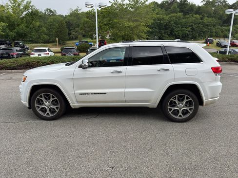 Used 2020 Jeep Grand Cherokee Overland AWD/4WD image 3