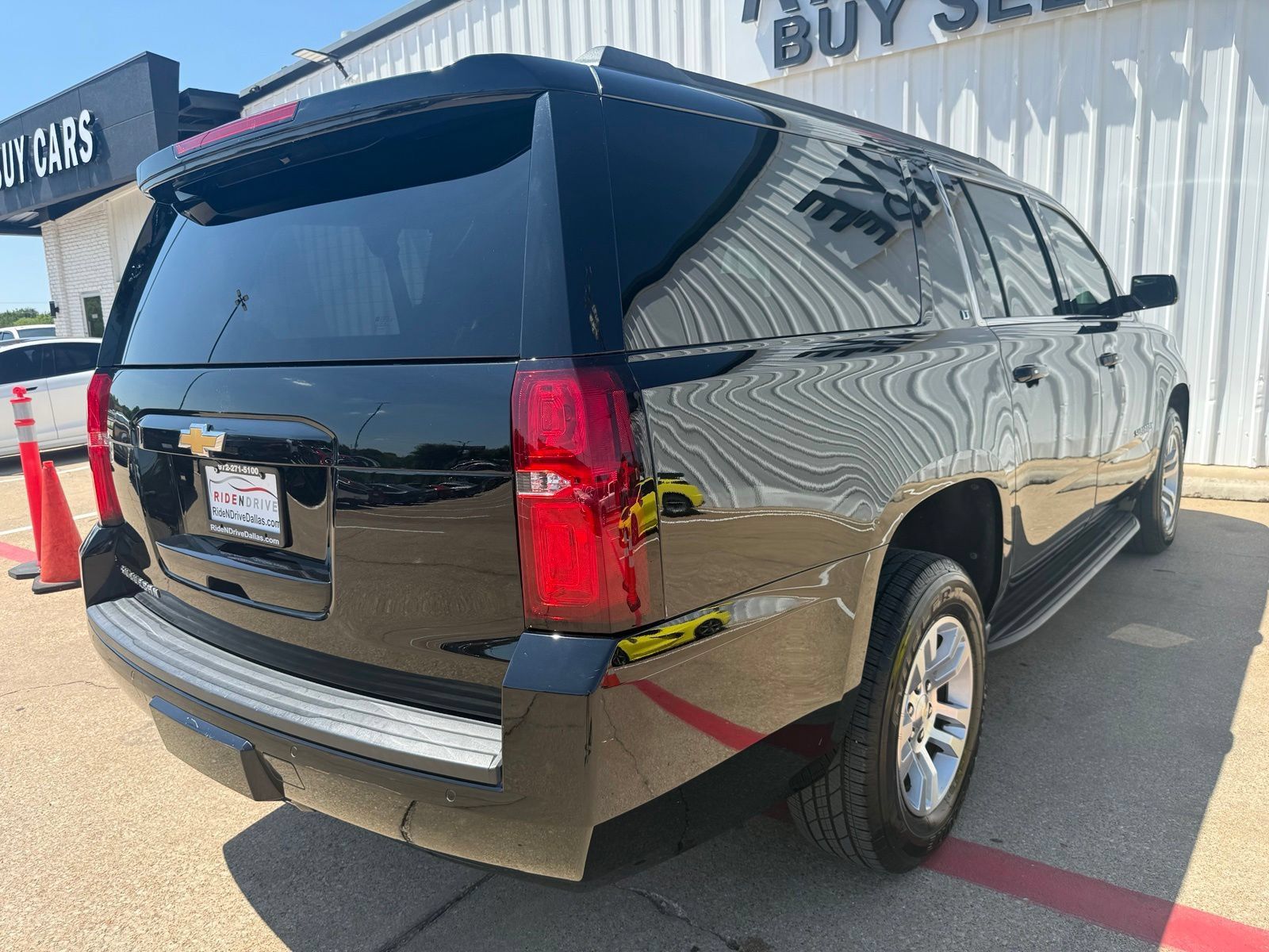 Used 2019 Chevrolet Suburban LT AWD/4WD image 7