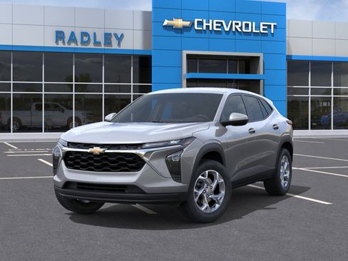 New 2026 Chevrolet Trax LS w/ LS Convenience Package FWD image 6