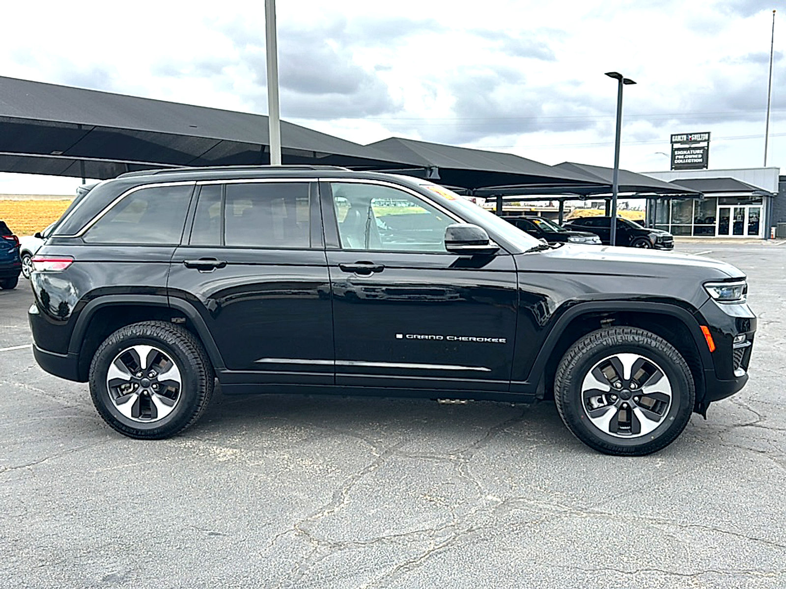 Used 2024 Jeep Grand Cherokee Limited 4xe AWD/4WD image 9