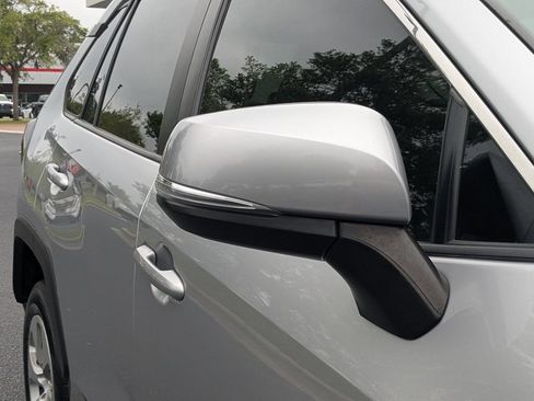 Used 2022 Toyota RAV4 LE FWD image 13