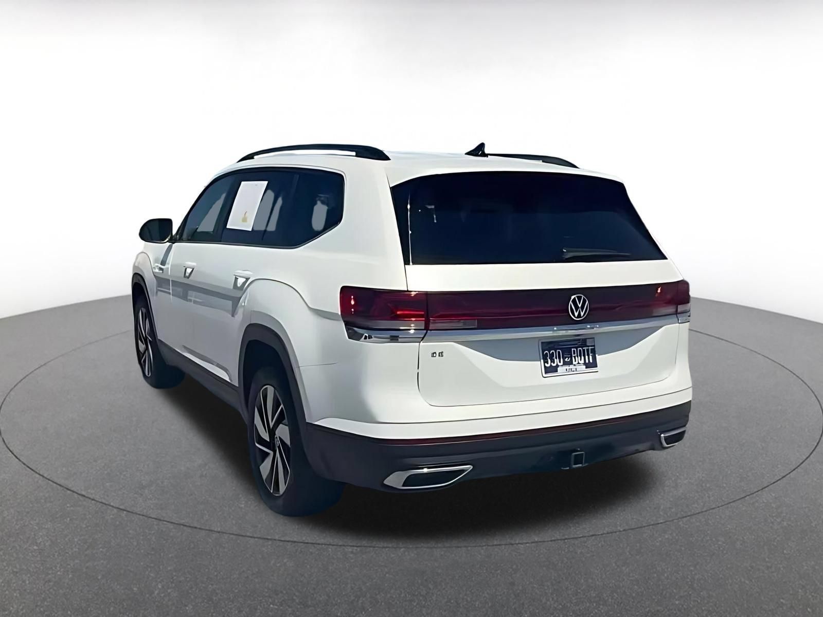 Used 2026 Volkswagen Atlas SE FWD image 4