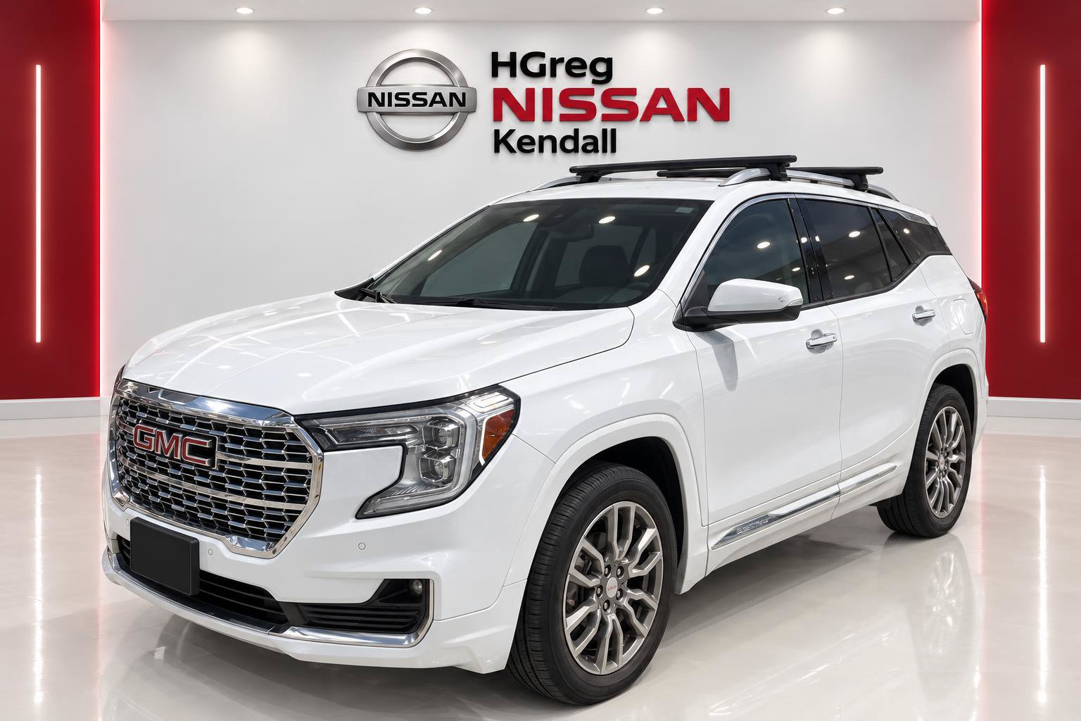 Used 2023 GMC Terrain Denali AWD/4WD image 3