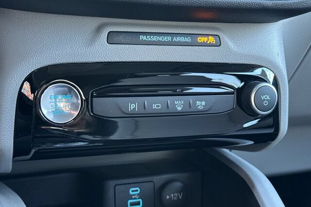 Certified 2023 Ford Escape Platinum FWD image 21