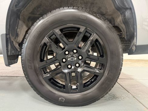 Used 2024 Chevrolet Silverado 1500 Custom AWD/4WD image 9