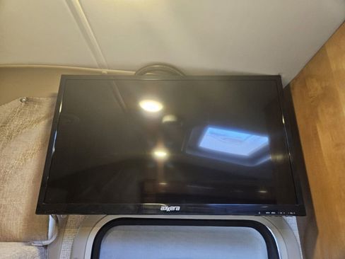 Used 2017 Mercedes-Benz Sprinter 3500 image 40
