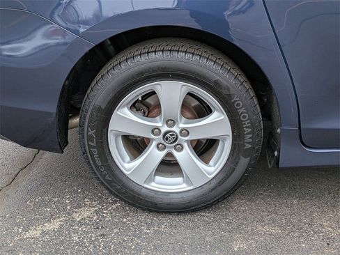 Used 2018 Toyota Sienna L image 22