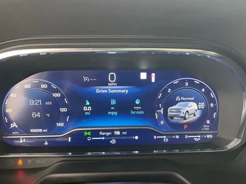 Used 2022 Chevrolet Suburban RST w/ Luxury Package image 40