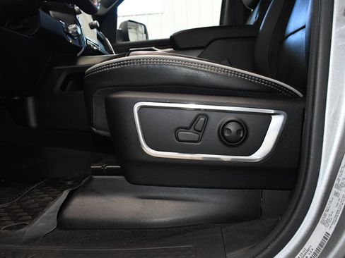 Used 2025 RAM 1500 Laramie AWD/4WD image 17