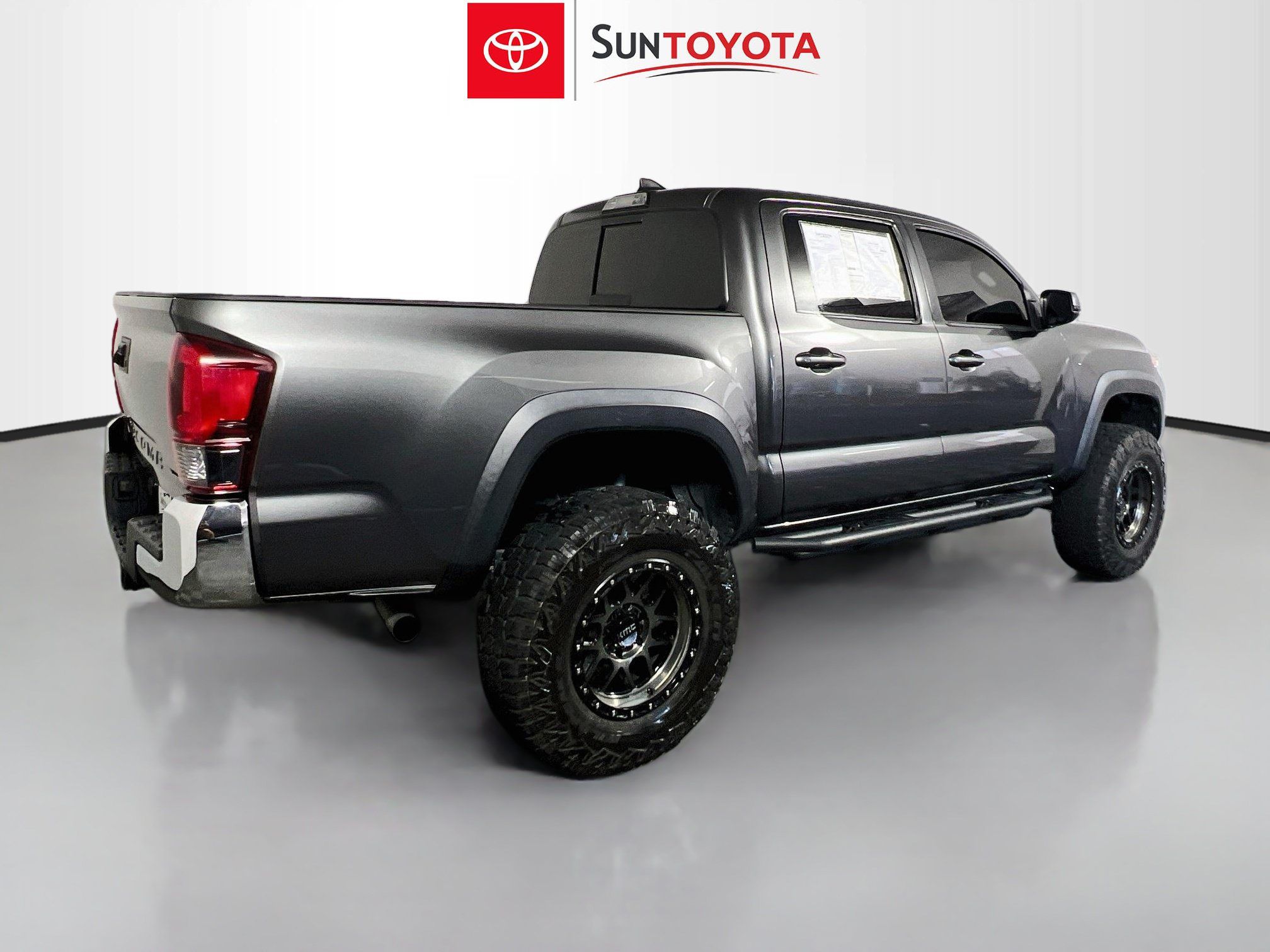 Used 2019 Toyota Tacoma TRD Off-Road AWD/4WD image 4