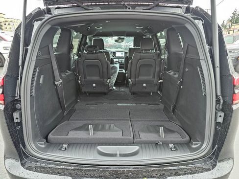 New 2026 Chrysler Pacifica Select image 15