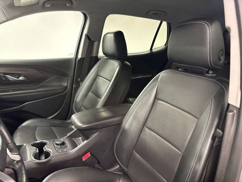 Used 2023 GMC Terrain SLT image 23