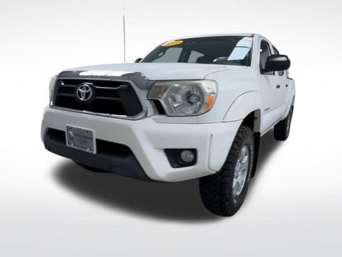 Used 2015 Toyota Tacoma 4x4 Double Cab w/ TRD Off-Road Package image 3
