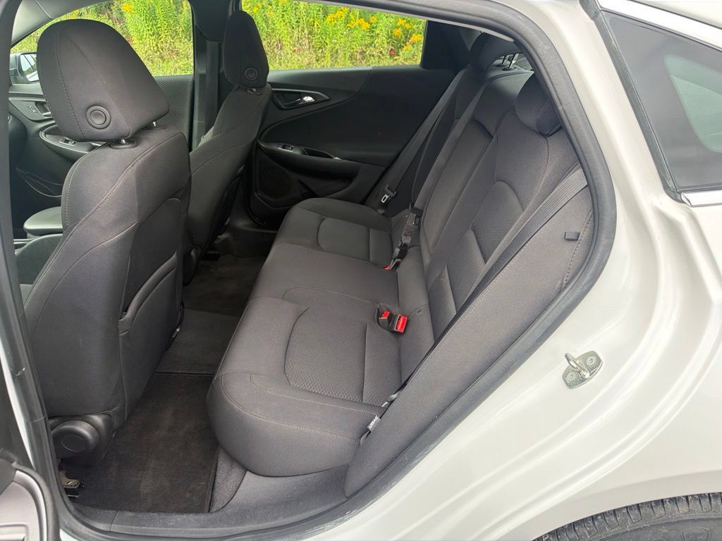Certified 2018 Chevrolet Malibu LS FWD image 23
