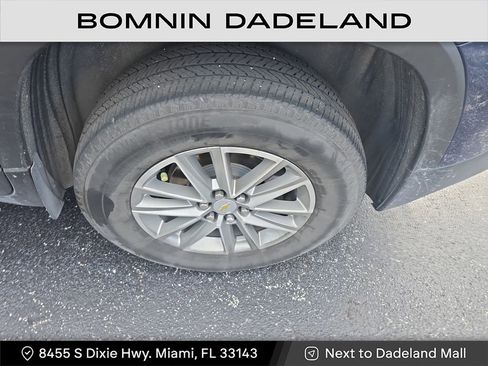 Used 2023 Chevrolet Traverse LT image 8