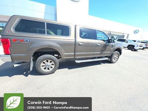Used 2017 Ford F250 XLT w/ XLT Premium Package AWD/4WD image 9